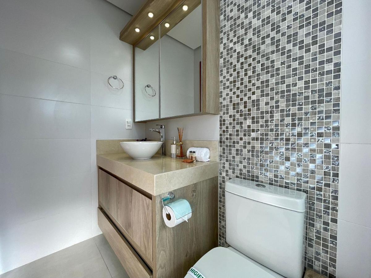 Apartamento Casa De Pedra Com 2 Dormitorios - Luxuoso Com Piscina Em กรามาโด ภายนอก รูปภาพ