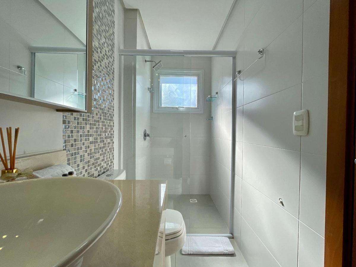 Apartamento Casa De Pedra Com 2 Dormitorios - Luxuoso Com Piscina Em กรามาโด ภายนอก รูปภาพ