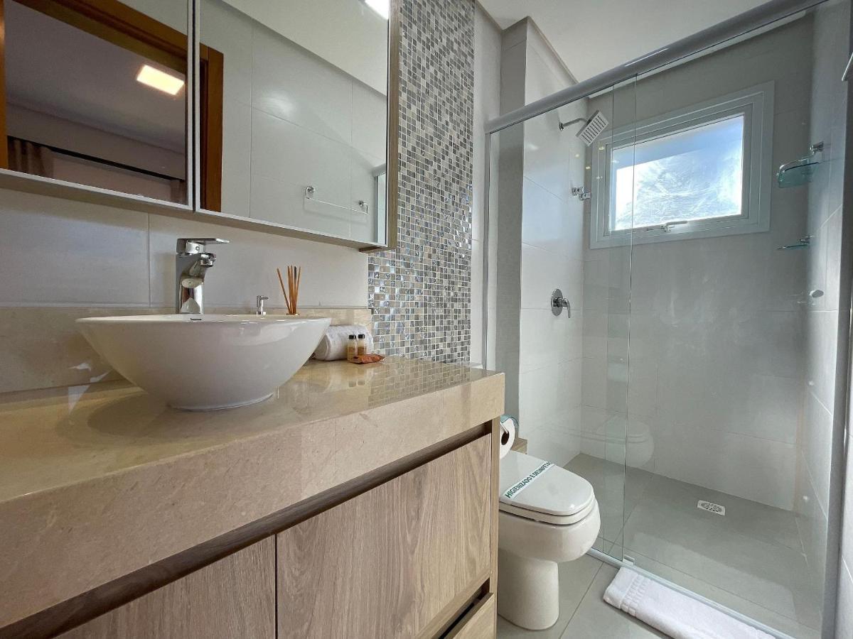 Apartamento Casa De Pedra Com 2 Dormitorios - Luxuoso Com Piscina Em กรามาโด ภายนอก รูปภาพ