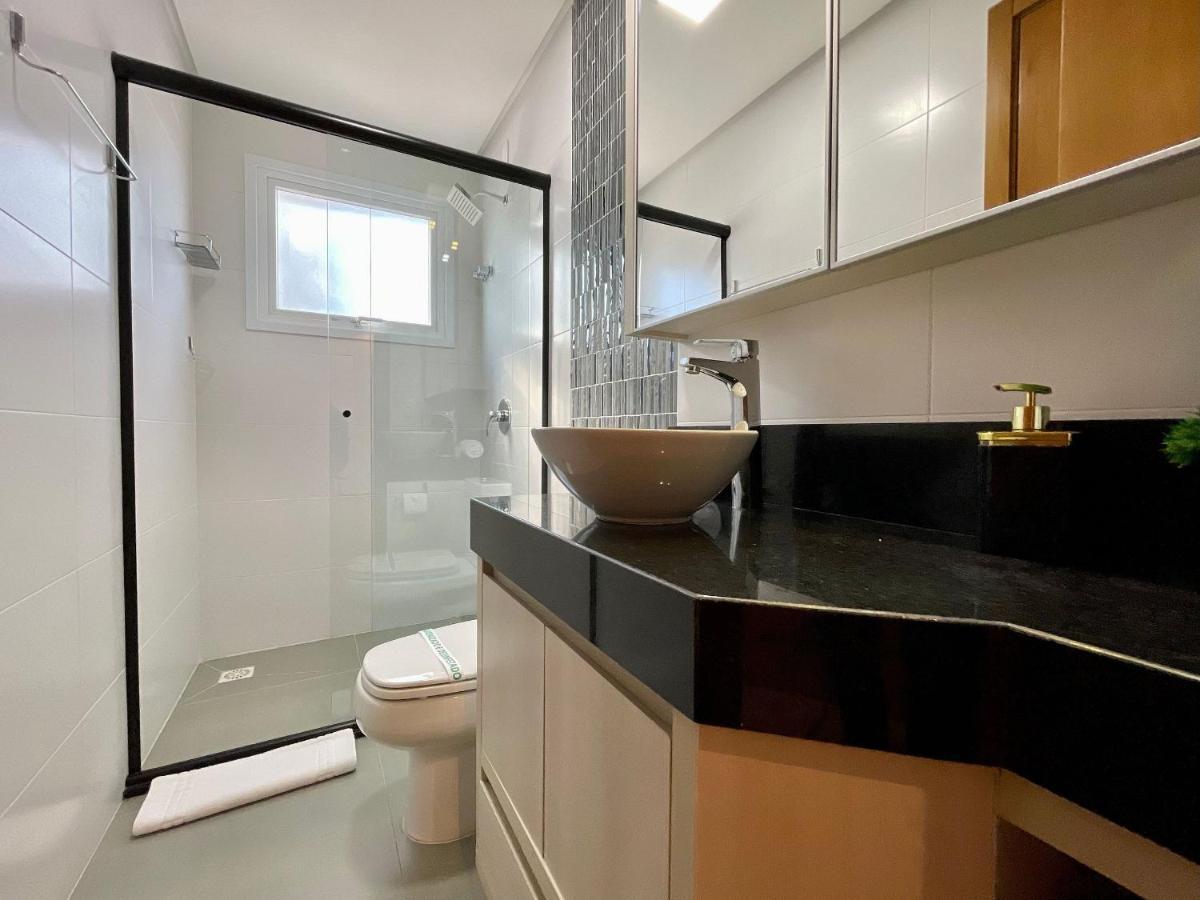 Apartamento Casa De Pedra Com 2 Dormitorios - Luxuoso Com Piscina Em กรามาโด ภายนอก รูปภาพ